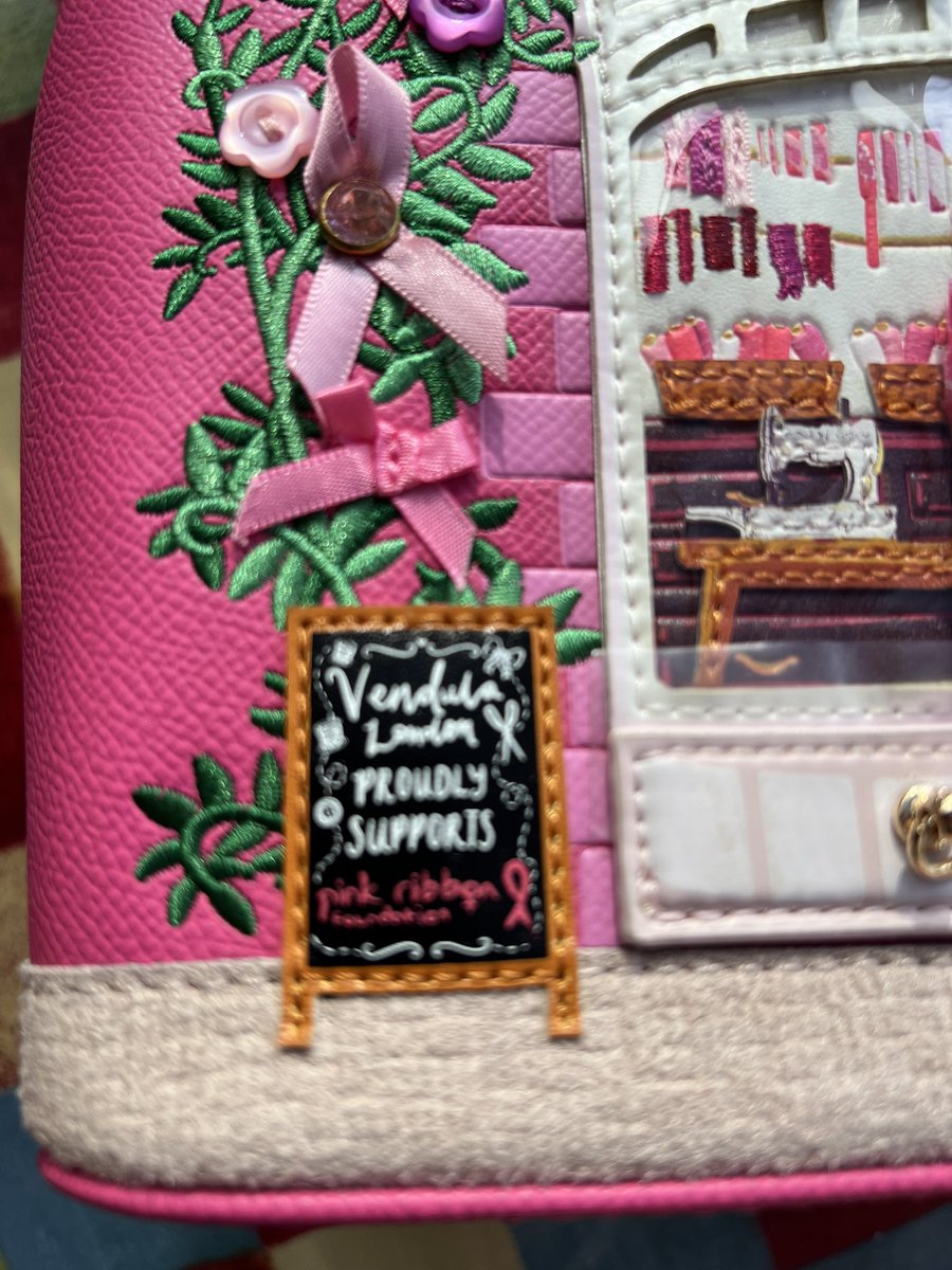 clarateddy's tweet photo. How gorgeous is the new @VendulaLondon @pinkribbonfound bag? https://t.co/Yeq666QOcn