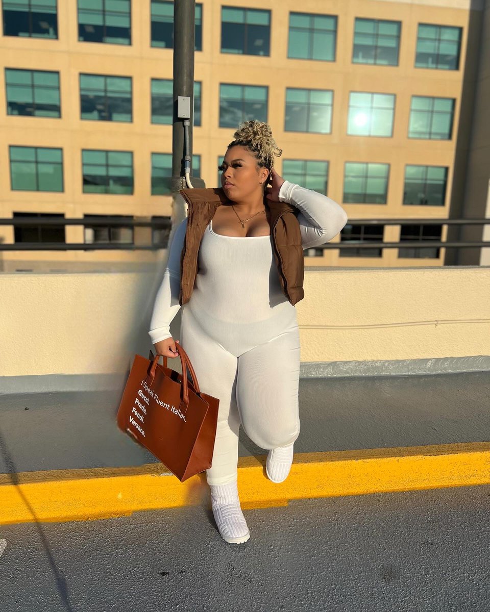 _Rosalado's tweet photo. Oh nothing, just trying to get on @Yitty radar so I can be added too the ambassador list ๐ฎโ๐จ
#CeaseFireInGaza #bigrosalado #plussizeinfluencer #ugccommunity #prlist https://t.co/DFsylEzPVa