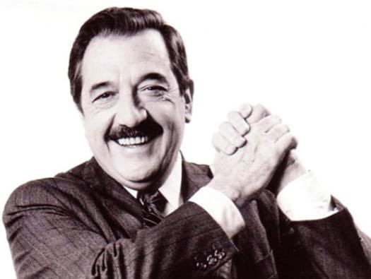 pablojavkin's tweet photo. Hace 40 años mis padres se levantaban más temprano que de costumbre, estaban ansiosos, tenían una misión que cumplir: votar al hombre que hacía falta para terminar con tanta oscuridad. https://t.co/kWfUqtbgsv