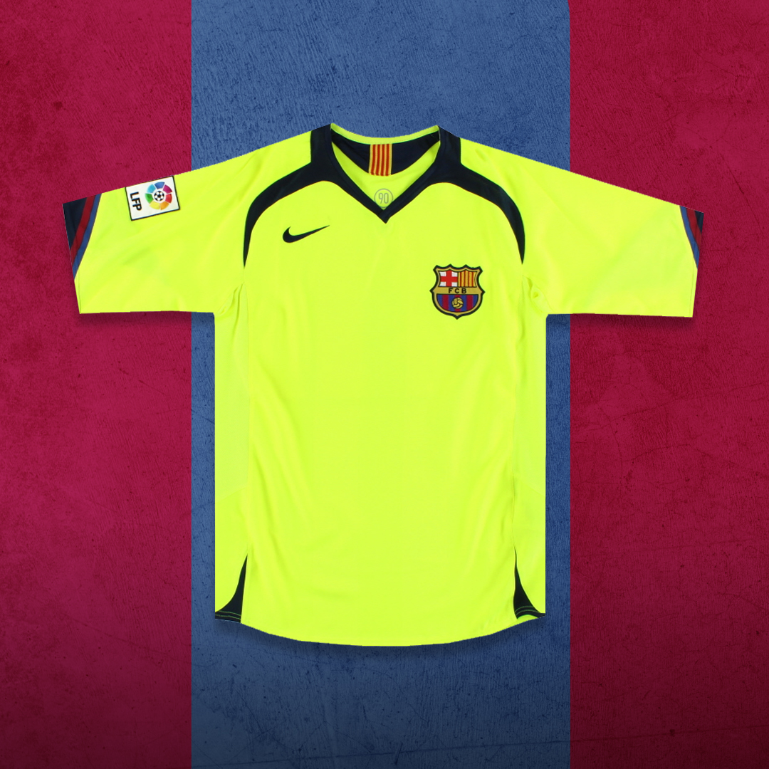 Vintage Football Shirts tweet media