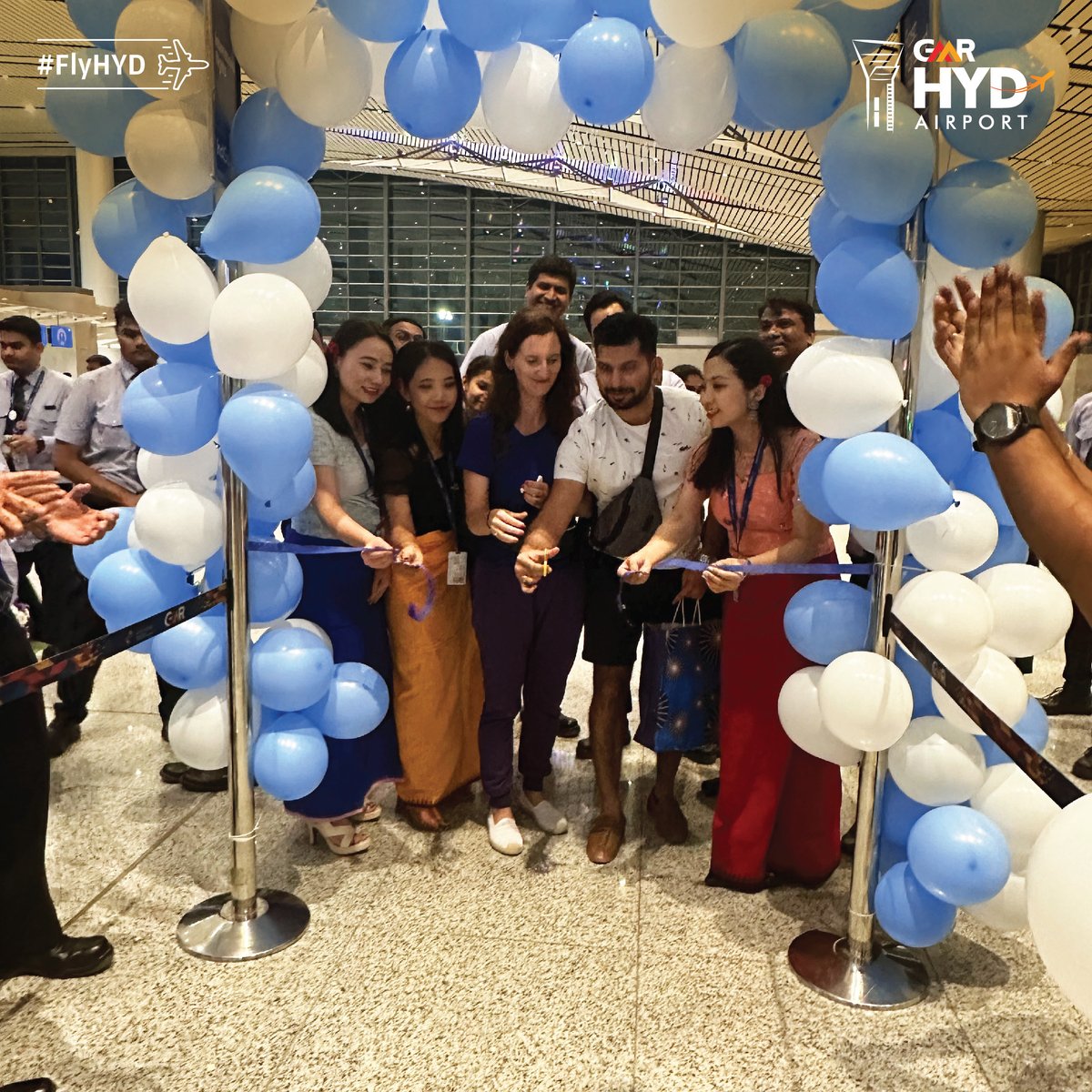 RGIAHyd's tweet image. Thrilled to celebrate Indigo's momentous launch of the Hyderabad to Singapore route. This new connection opens up boundless opportunities for business and leisure travelers alike, bridging cultures and fostering growth. Here's to the journey ahead.

#FlyHYD #HYDAirport #goindigo