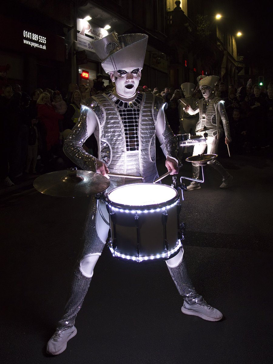 SPARK! Led Drummers are always a highlight of the Paisley Halloween Festival #paisleyhalloween #paisley #paisleyhalloweenfestival #leddrummers @wbmusic @paisleyis