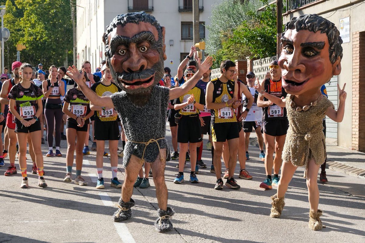 AjdeCapellades's tweet photo. Diumenge es va celebrar a Capellades la 12+1 edició de la Cursa Neandertal, organitzada per AEMdeKP i l’Ajuntament de Capellades. 

Es van fer tres curses (20km, 13km i caminada) que van comptar entre totes amb 350 participants.

https://t.co/Yo76k5Pm4U https://t.co/KRQtsFZlXT