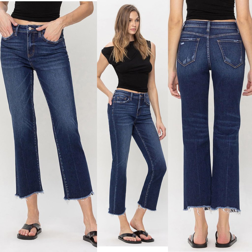 Get ready to rock these cute high rise jeans with a touch of stretch, perfect for pairing with your go-to boots! Sizes 24-31 will be available soon. Place your request today! #greatfit #lotsofstretch #shopc2d