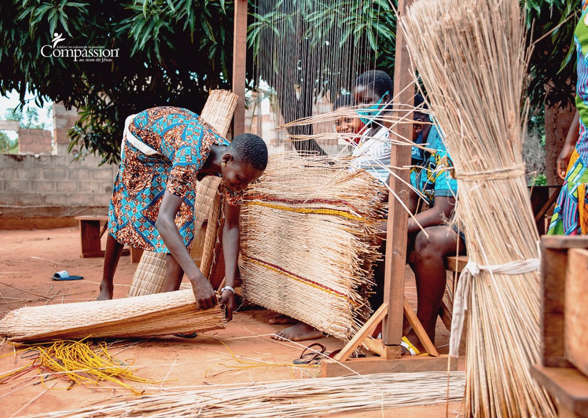 “ My mother happens to be in need. In such a situation, she borrows money from me which is the money I made from the mats I sold. She pays me back and I am glad I can support her with my income! ” — Felix

#Compassion #CITG #Togo 🇹🇬 #TgTwittos