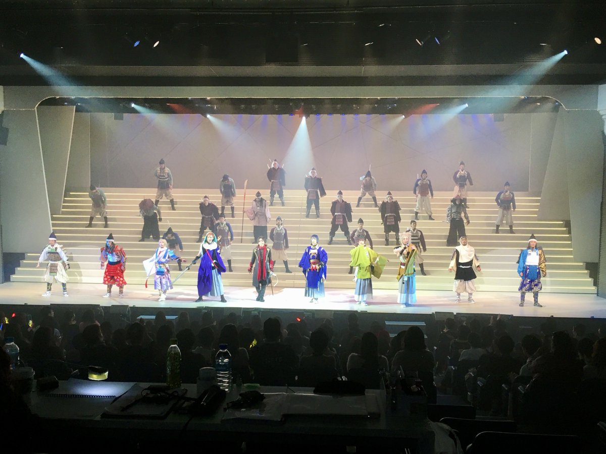 digitarou's tweet photo. 八年前の今日、ミュージカル『刀剣乱舞』トライアル公演のゲネプロが行われました。当時は一眼レフカメラを持ち込むという発想が無く、社内記録用にiPhoneで撮影。カメラの性能が低かったのでまともに写ってはいませんが、刀ミュが生まれた記念すべき日の記録としてご覧いただければと思います。 https://t.co/3BR4I3XwFr