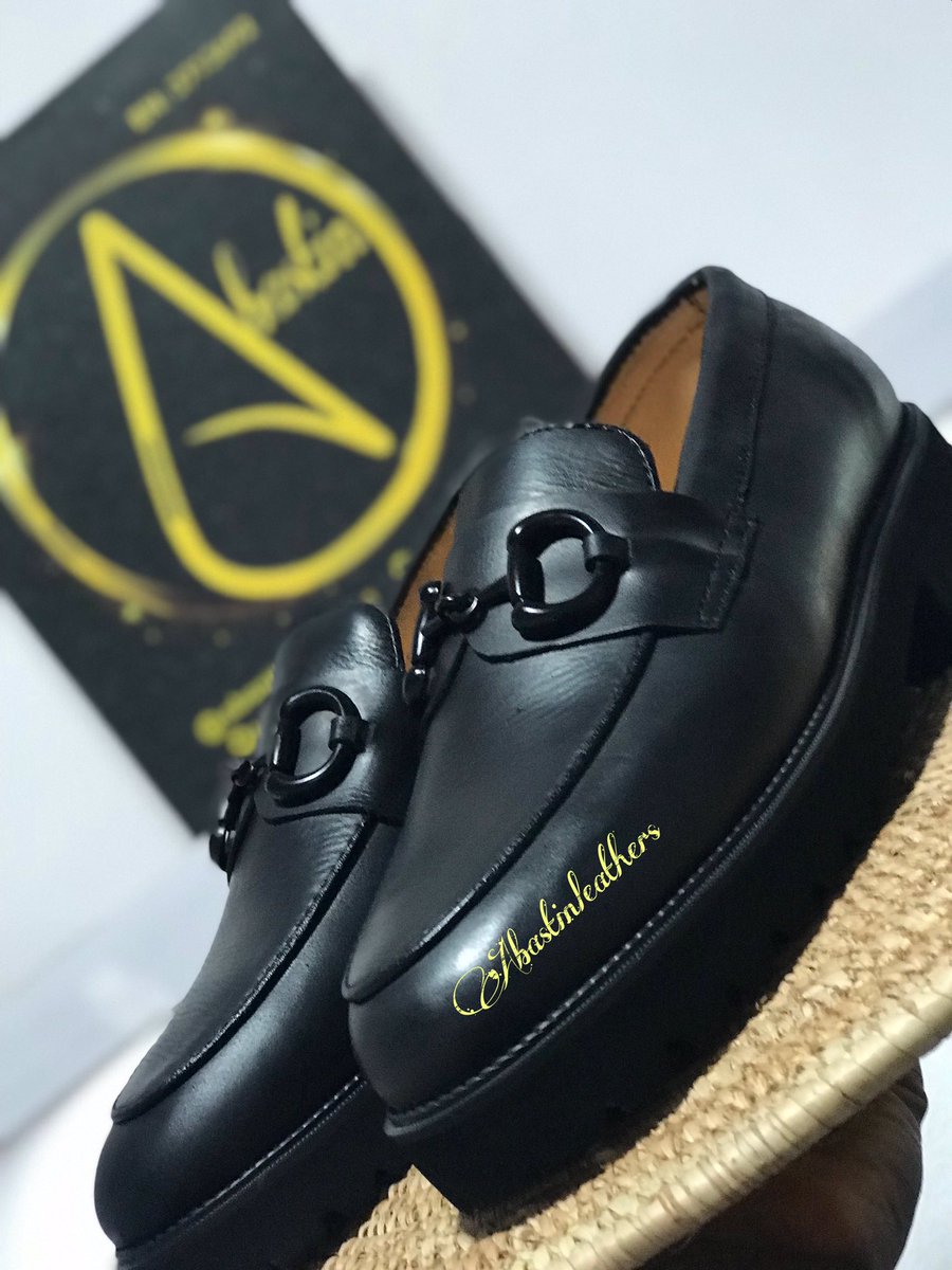 abastinleathers's tweet photo. We ask Allah to grat us minimum efforts and maximum cash out this week 🙏

Price: :₦25,000
Swift delivery worldwide 🌍 🚛 

Chat::::: https://t.co/3RoNkeZzRM
Call:::::: 08089464606 

 #highlights #fypシ゚viralシ #mondaymotivation #mondayvibes #Trending    #handmadeinlagos https://t.co/jK2YjtMynW