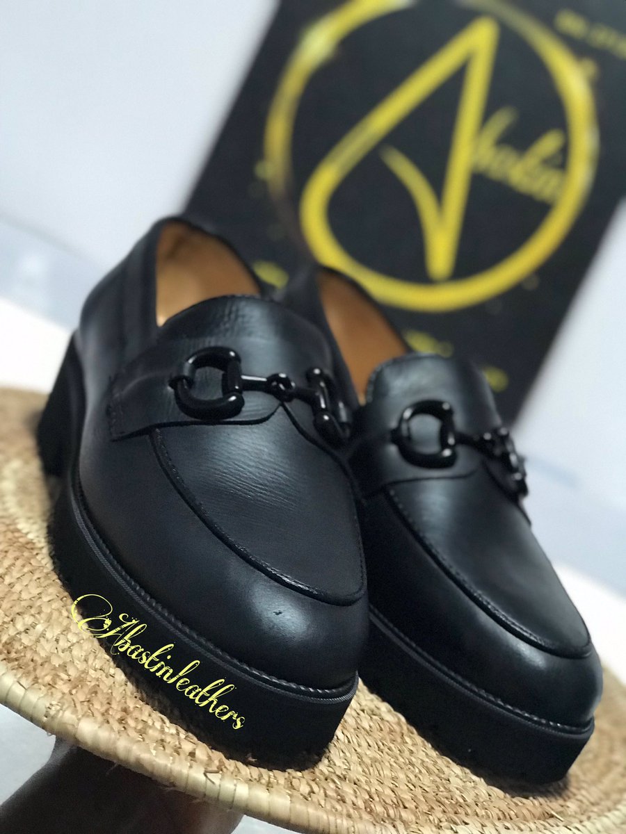 abastinleathers's tweet photo. We ask Allah to grat us minimum efforts and maximum cash out this week 🙏

Price: :₦25,000
Swift delivery worldwide 🌍 🚛 

Chat::::: https://t.co/3RoNkeZzRM
Call:::::: 08089464606 

 #highlights #fypシ゚viralシ #mondaymotivation #mondayvibes #Trending    #handmadeinlagos https://t.co/jK2YjtMynW