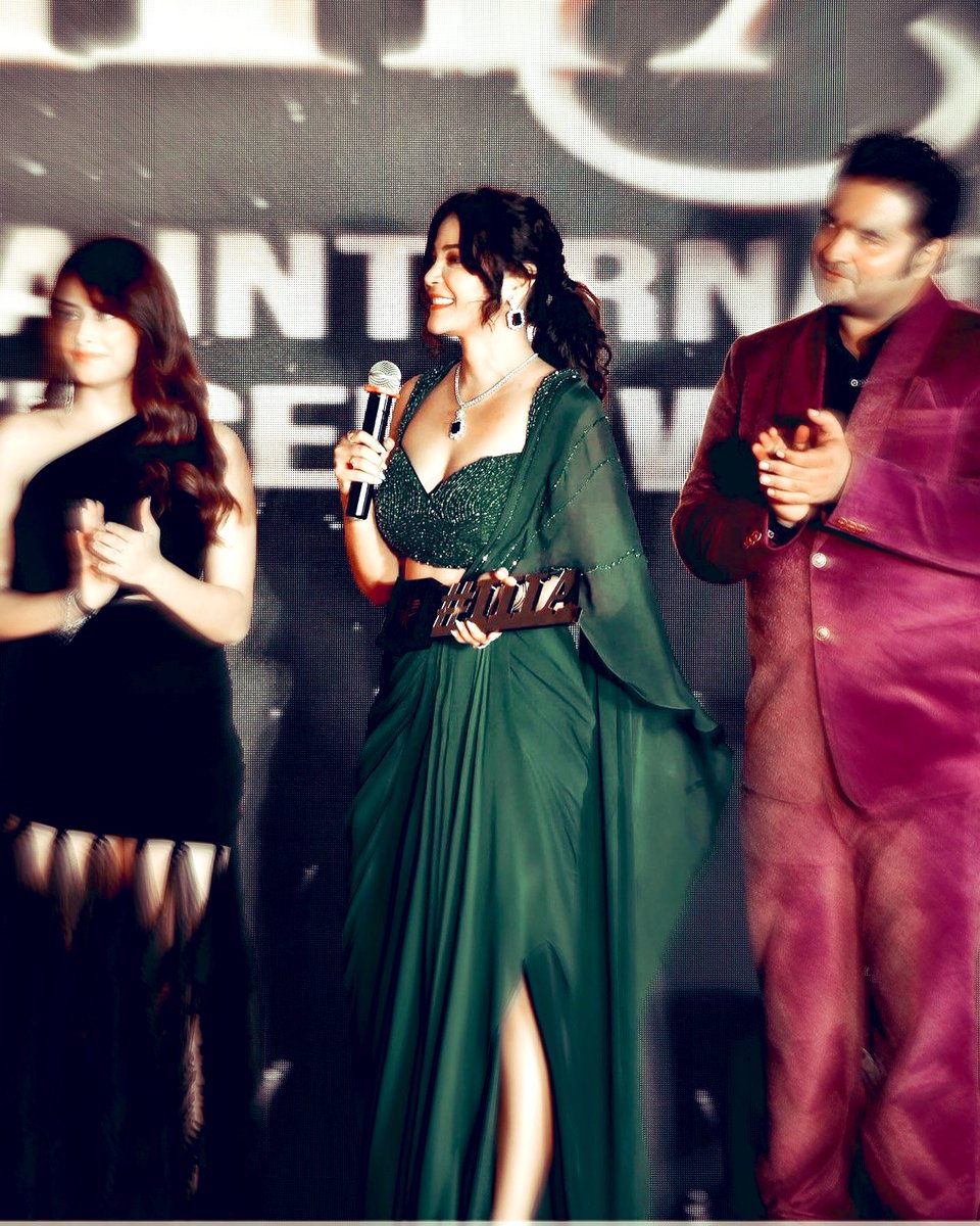 Pics from the award night

#KaveriPriyam