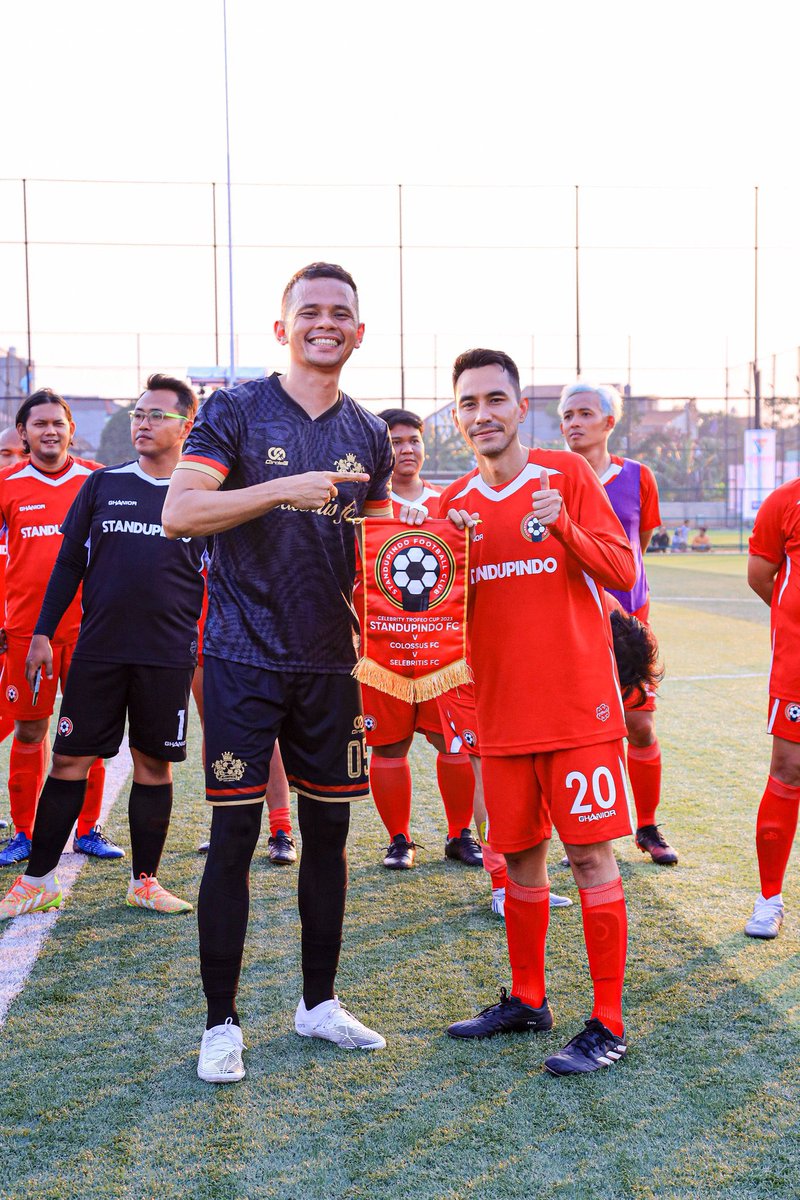 <a href="/adjisdoaibu/">Adjis</a> <a href="/Standupindo_FC/">STANDUPINDO FOOTBALL CLUB</a> <a href="/Standupindo/">IG: standupindonesia</a> ril min bagai pinang dibelah duren