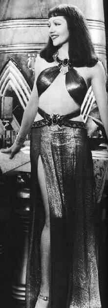 rainofcali's tweet photo. as Cleopatra https://t.co/BrNmtbK1RM