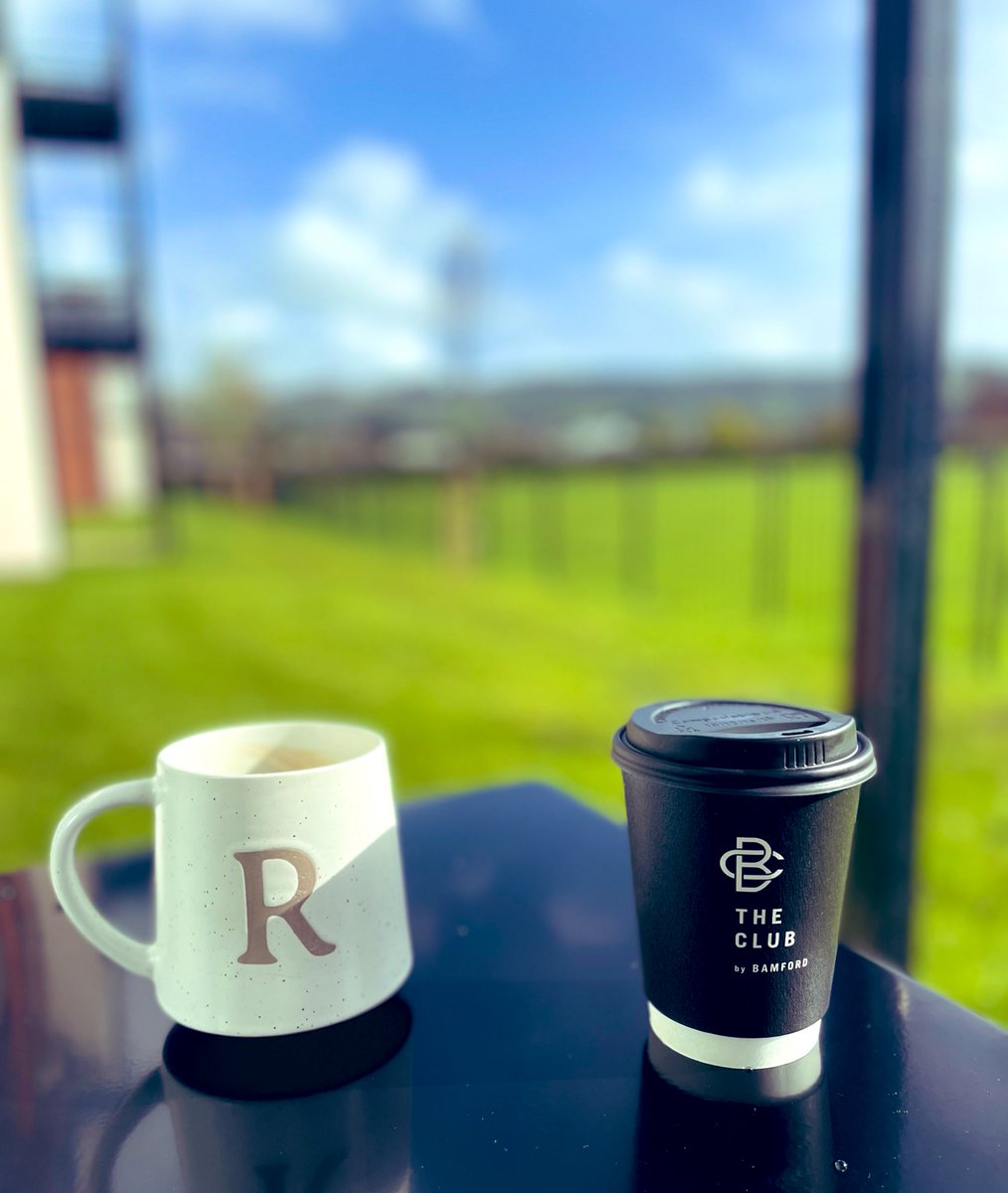 MsRMerry's tweet photo. Morning Sun Exposure .. lifting the spirits .. waking up the mind .. and giving time for reflection ☀️ ☕️
#MondayMotivation #MondayHappy #MondayFeels #MondayHappiness #MondayMood #MondayThoughts 🖤 #MondayFunday #MondayLight😊
#Happy #Fun #Love #Life #Wellbeing #BreatheWork 🧘♂️ https://t.co/iruAB3N8aq
