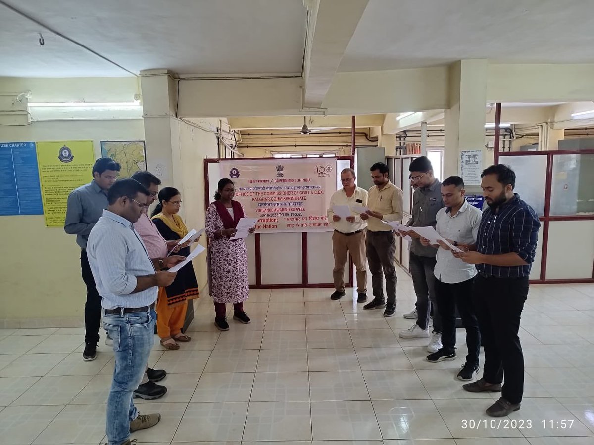 Vigilance Awareness Week was observed by Division-I, II, III, IV, V and VI, CGST & Central Ex., Palghar Commissionerate and pledge on Integrity was taken on 30.10.2023, marking its significance. @DARPG_GoI @FinMinIndia @nsitharamanoffc @officeofPCM @PIBMumbai #cbic #cgstmumbai