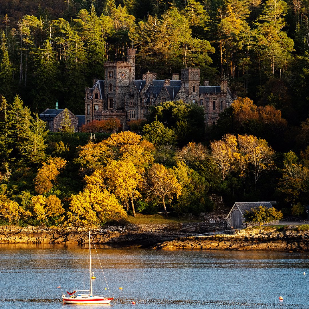 Sam Bilner captured the changing colours of autumn around Duncraig castle near Plockton, illuminated by sunset🌅🏰

See more of your pictures here: bbc.in/3MiwraY