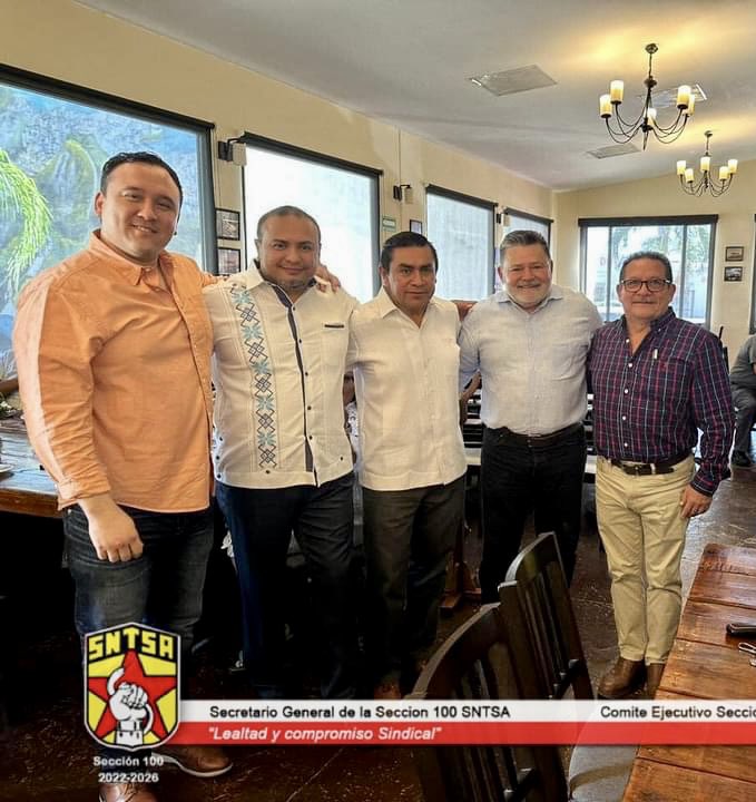 Rich_Asc's tweet photo. Con agrado acompañamos a Pedro Leal Abrego Secretario del #SNTSE #seccion100 en representación del Alcalde @RenanBarrera en su Desayuno conmemorativo del Día del Médico donde saludamos al Director del @HRAEPY1 Dr. Franz Pérez Ancona con el Dr. Jesus Antonio Tut Bojórquez https://t.co/fEqKB7mAWl