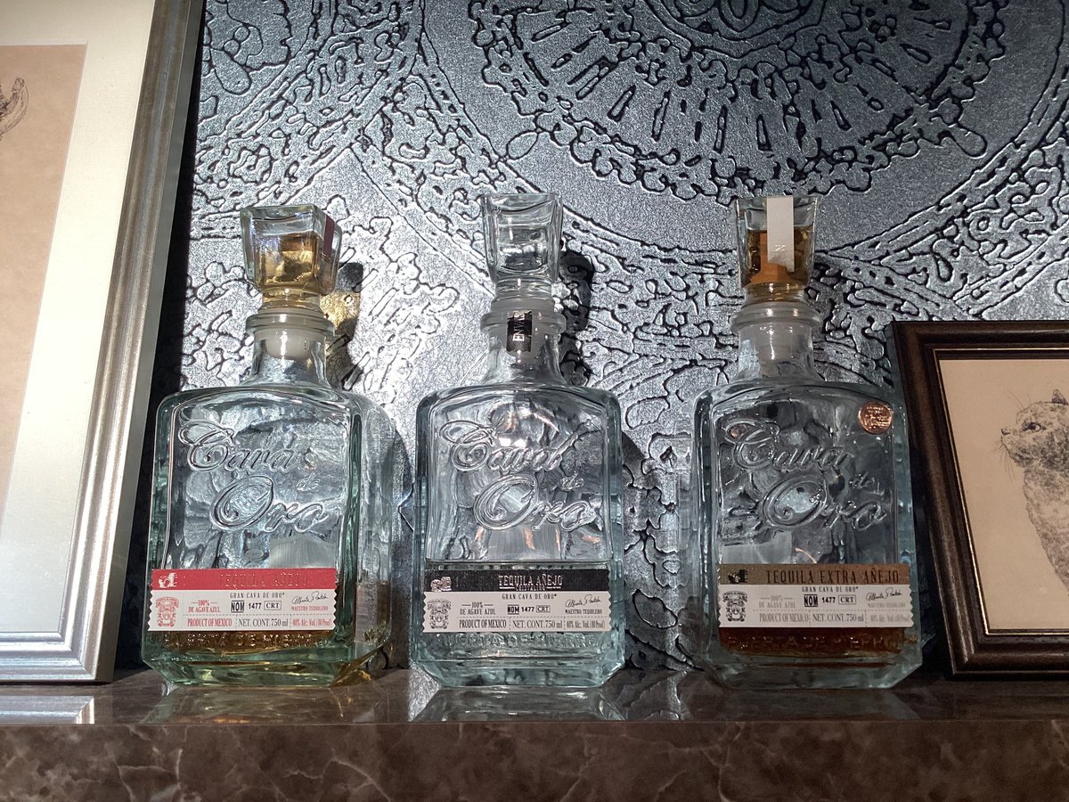 オープンしてます！
新商品続々入荷中です⭐️

営業時間
15:00~22:00