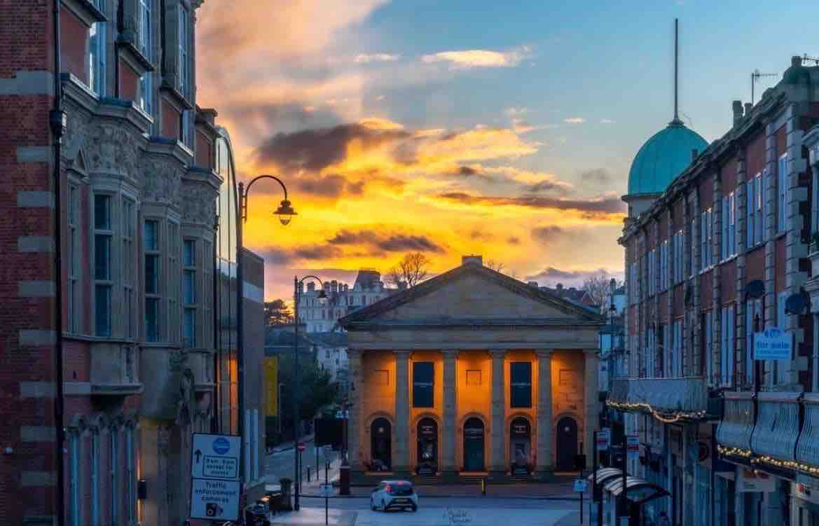 We’re so lucky to enjoy such wonderful sunrises and sunsets in Tunbridge Wells. 

There have been some
beauties over the past few days! ❤️ 

Photo credit: @sarahmottphotographer | Instagram

#tunbridgewells #sunset #sunrise
