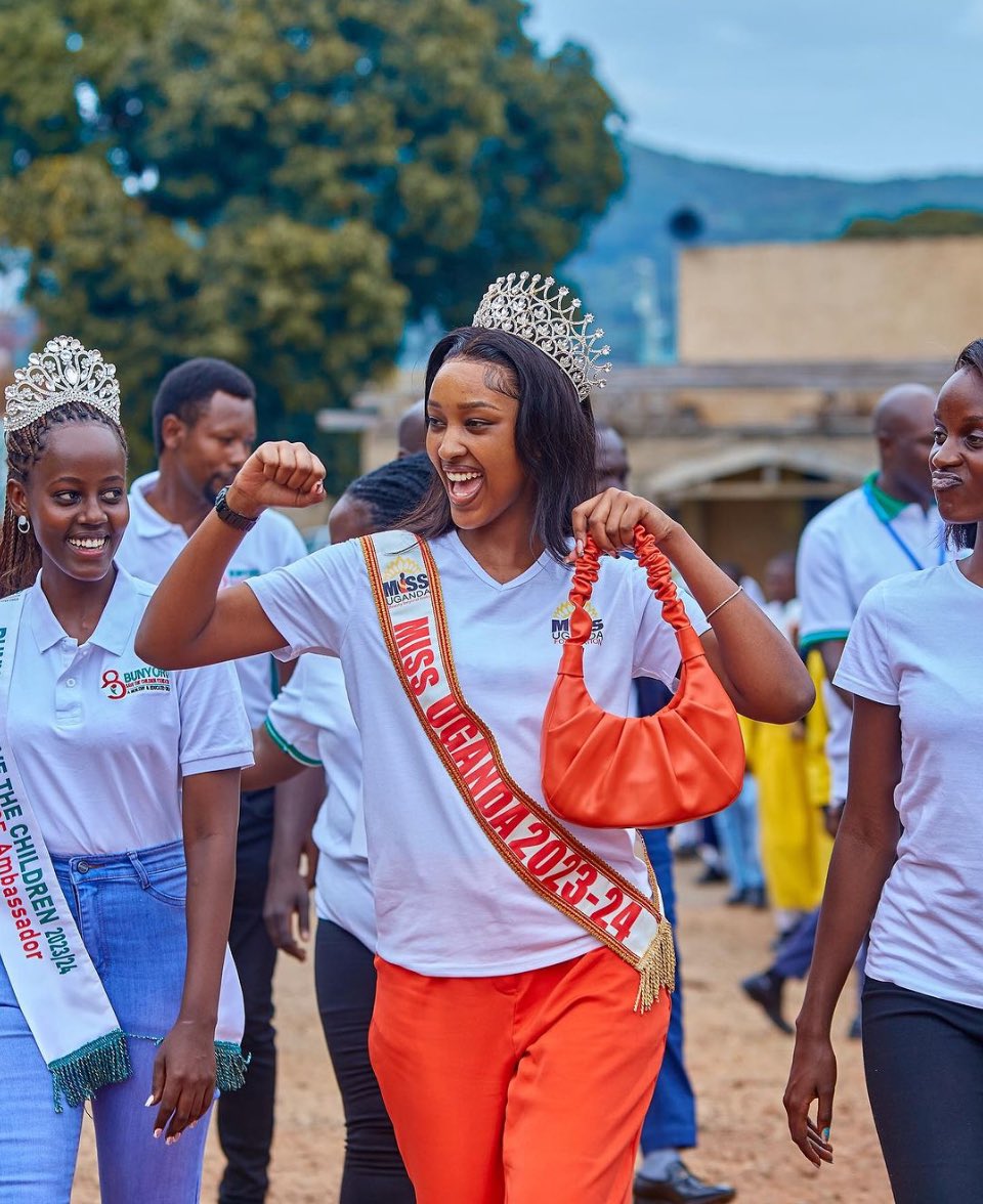 MissUgOfficial's tweet photo. A heartfelt salute to Bunyoro Save the Children Foundation. Thank you for championing education and empowering orphan girls, standing against early marriages. 

Your advocacy is shaping a future of resilient and educated women. Kudos @JessicaSerwadda for making this day impactful https://t.co/Zjv5aFVa0P