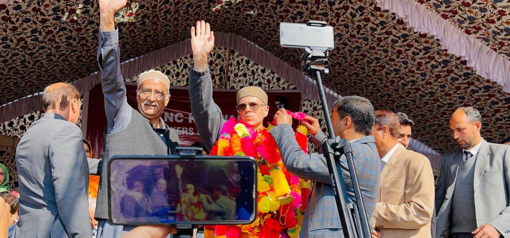 JKNC_'s tweet photo. JKNC VP @OmarAbdullah along with senior members of the party arrive in Kupwara for a one day workers convention organised by PP & C/I @nasirsogami . https://t.co/HMLcNql6ok