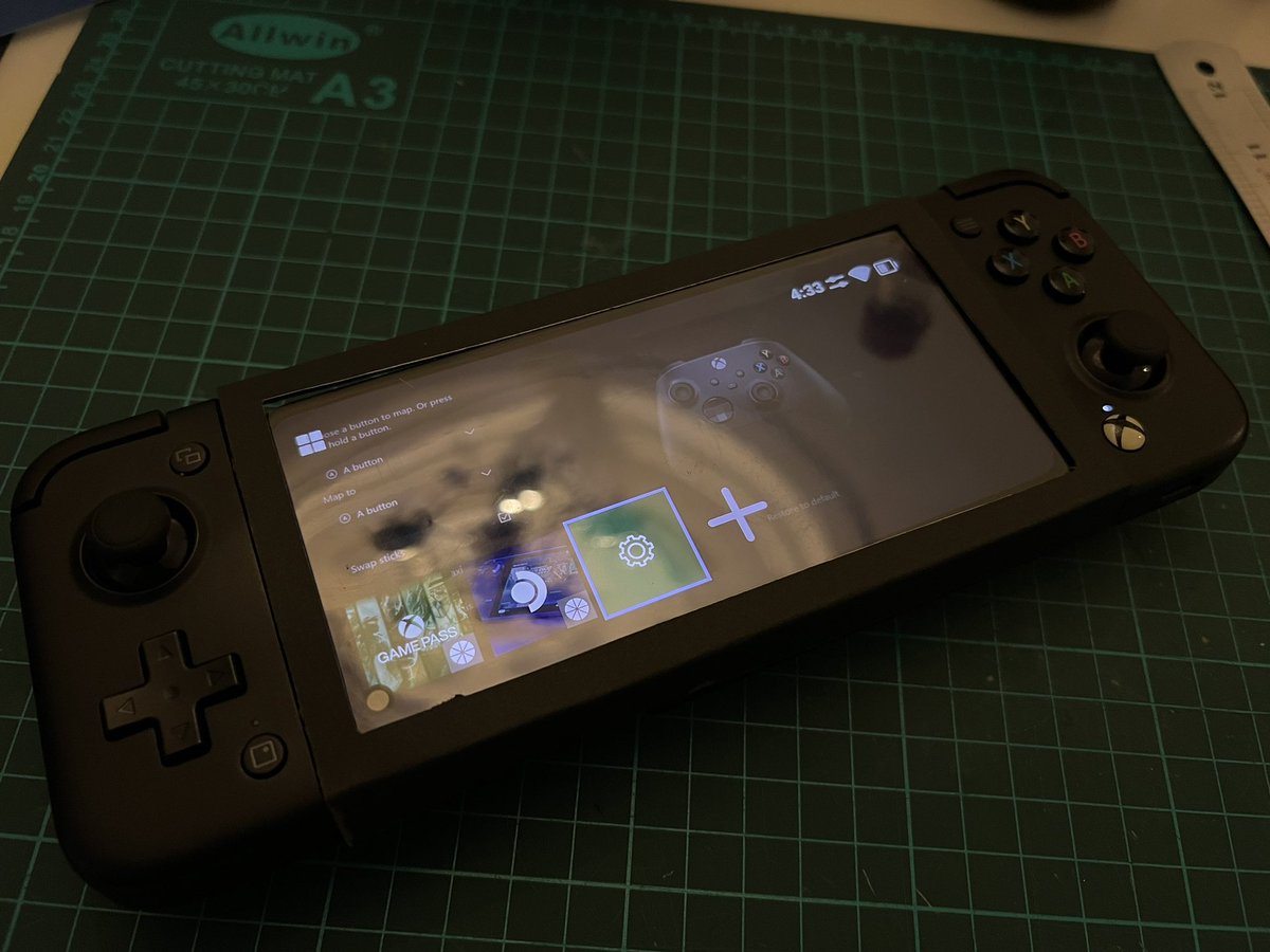 daqhdin's tweet image. Xbox Cloud Handheld - love this launcher #consolelauncher