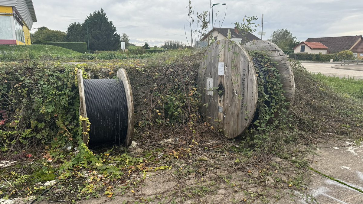 Hades73440's tweet photo. La fibre #ftth se déploie dans le #jura avec @PrismeFibre sur secteur #orgelet et #saintamour en 12,48,96 et 144FO ! Les #sro poussent comme des petits pains ;) https://t.co/alFoZqXMNY