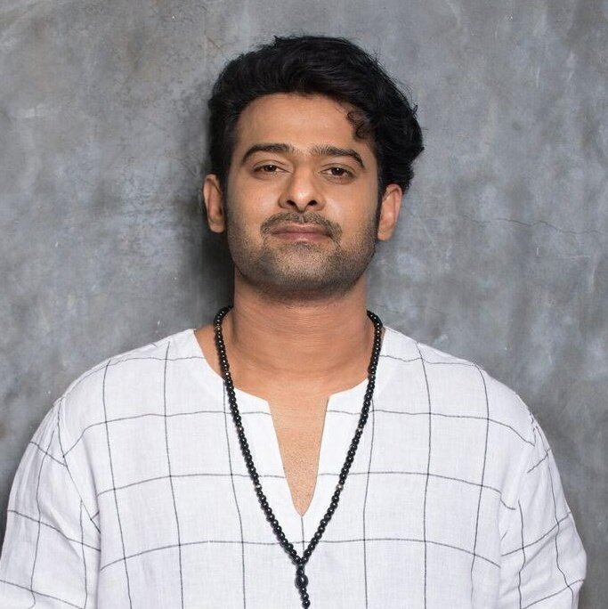 TOlMovies's tweet photo. Who's Looking Most Handsome ?

      🔄#Prabhas                     ❤️#Vijay https://t.co/RaQfsJNBjG