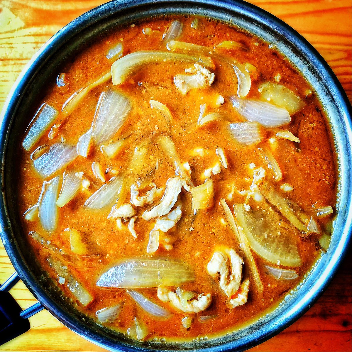 kikutaroid's tweet image. ポーク ミソ スープ
#豚肉 #pork #sliced
#玉葱 #onion
#牛蒡 #burdock
#大根 #japaneseradish
#酒粕 #japanesesakelees
#鰹だしバッグ #bonitosoupstockbag
#顆粒鰹だし #granulebonitosoup
#麹味噌 #maltmiso
#水 #water