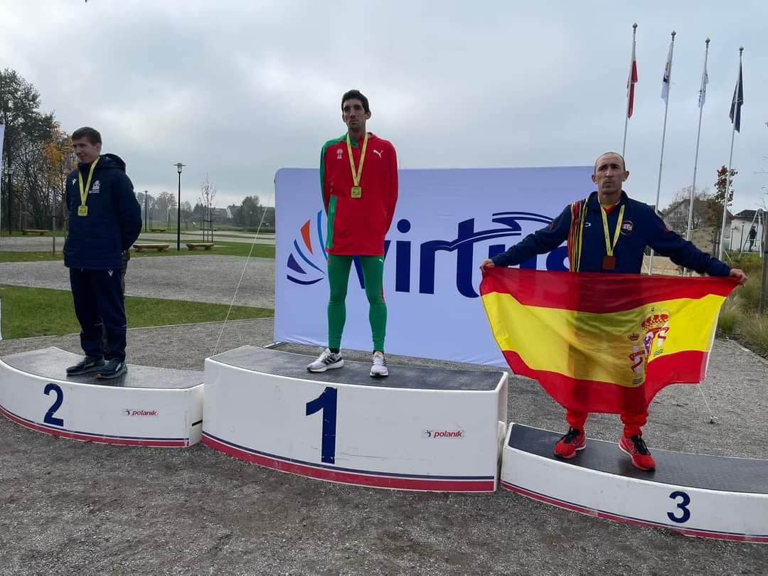 AspronaAlbacete's tweet photo. ¡¡Morote lo ha vuelto a hacer!!
La leyenda del C.D. San Ginés y Adapei regresa de Polonia como doble campeón mundial con sus compañeros de la Selección Española @FEDDI_DI.
4k: 🥇 Oro por equipos y 4⃣ cuarta posición individual.
8k: 🥇 Oro por equipos y 🥉 bronce individual. https://t.co/O8Z5x3BdUf