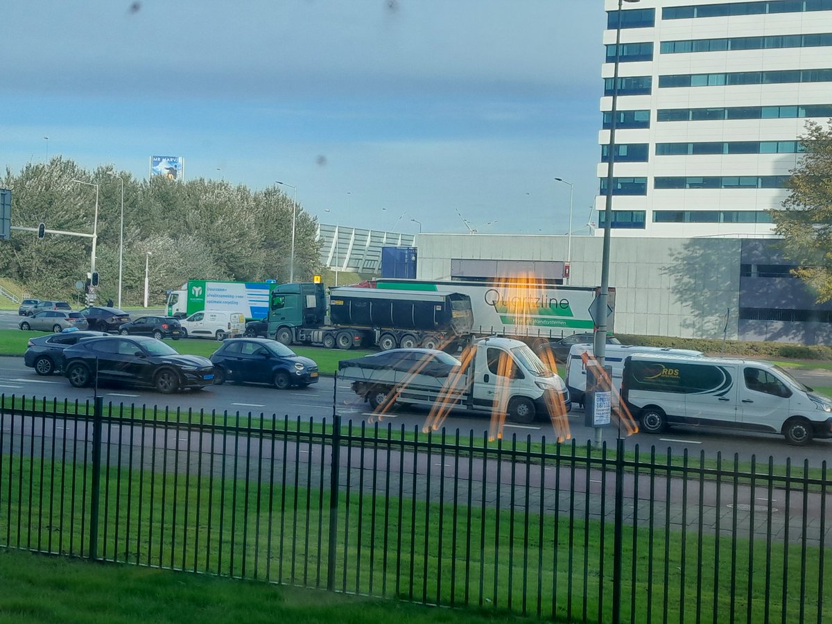 Stap ik net bij de opdrachtgever binnen zie ik deze trailer, en aan lampen onder de kap te zien was jij het dacht ik? <a href="/tonnieontour/">Tonnie</a>