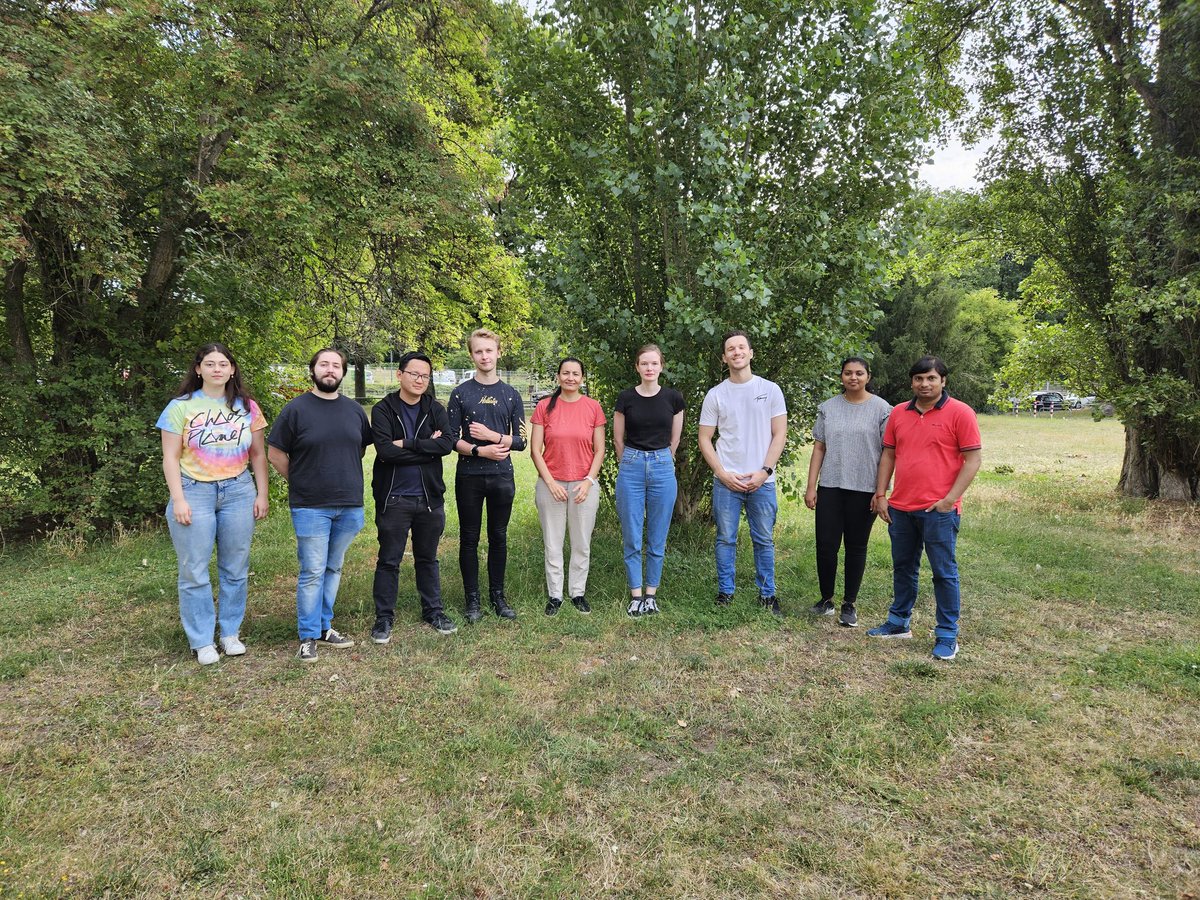 Introducing the Bunescu Research  Group (from left to right): Defne Cetin, Jacques Bois (BS students), Tak Shing Jason Ngan, Ruben Fleischer (PhD students), Prof. Ala Bunescu (PI), Luca Denkler, Clemens Maurer, Meghana Aladahalli Shekar (PhD students), Dr. Anup Mandal (Post Doc)