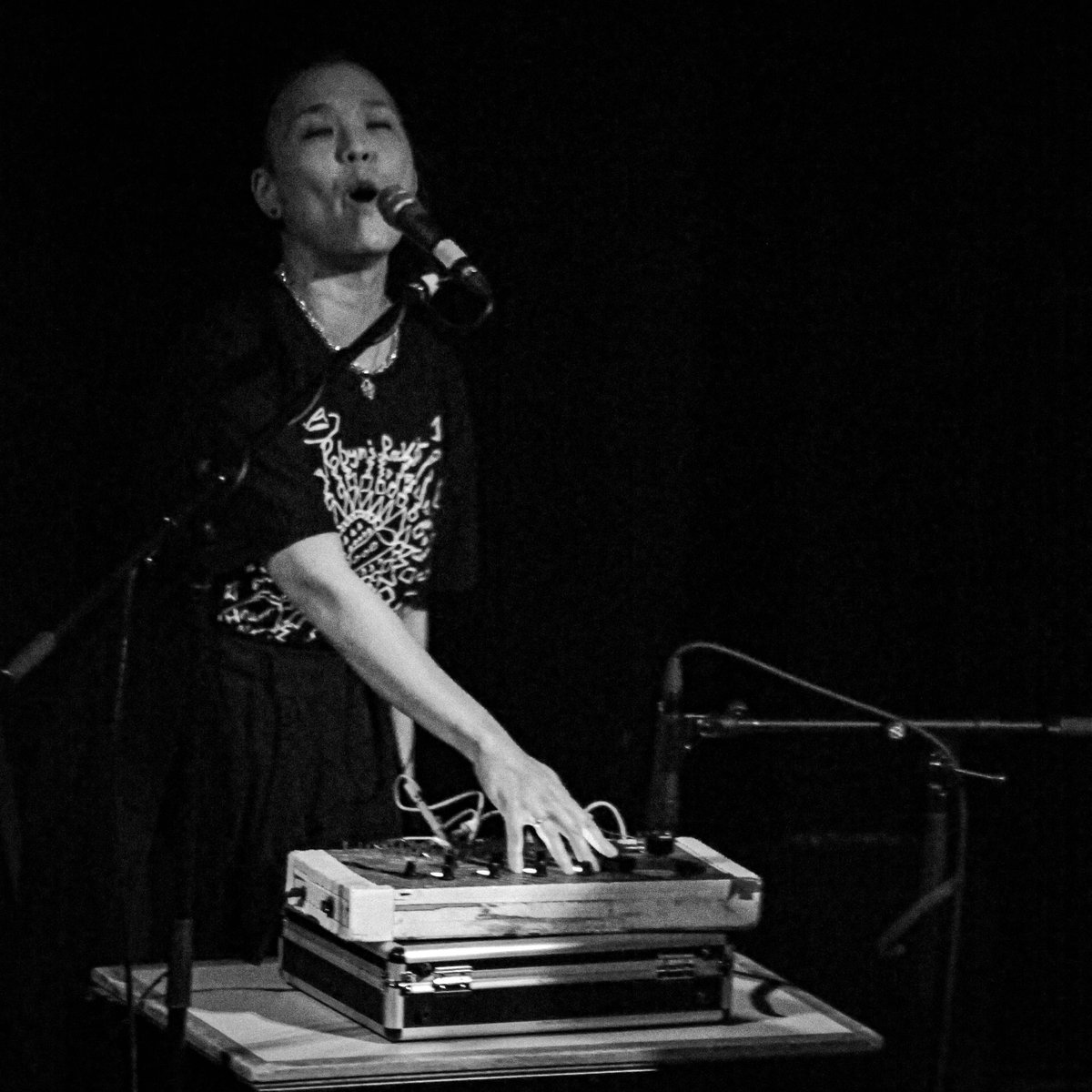 UoYConcerts's tweet photo. #Mopcut were unlike anything we've seen or heard before 🤩
The incredible trio transcended our expectations of what music is last week! 🔊
Mixing noise, punk, and free improv, it was clear to our audience why they are considered experts in their field! 👏 https://t.co/0T2Lou9oYX