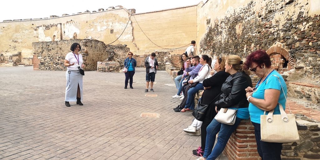 ProgramaInnicia's tweet photo. Aquí os dejamos algunas de las fotos que hicimos durante la visita guiada por parte del alumnado del ciclo de 2 GIAT del IES Vega de Mijas a la asociación @apaffer  😁 https://t.co/ktm5dNwdH4