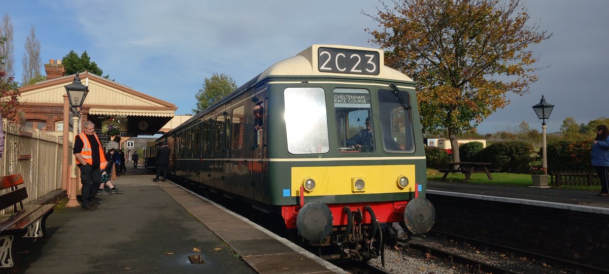 DrewittRichard's tweet image. Class 117 DMU waits to depart from Toddington 29/10/23. @GWSR @GWSRDiesels @Leyland680 #class117