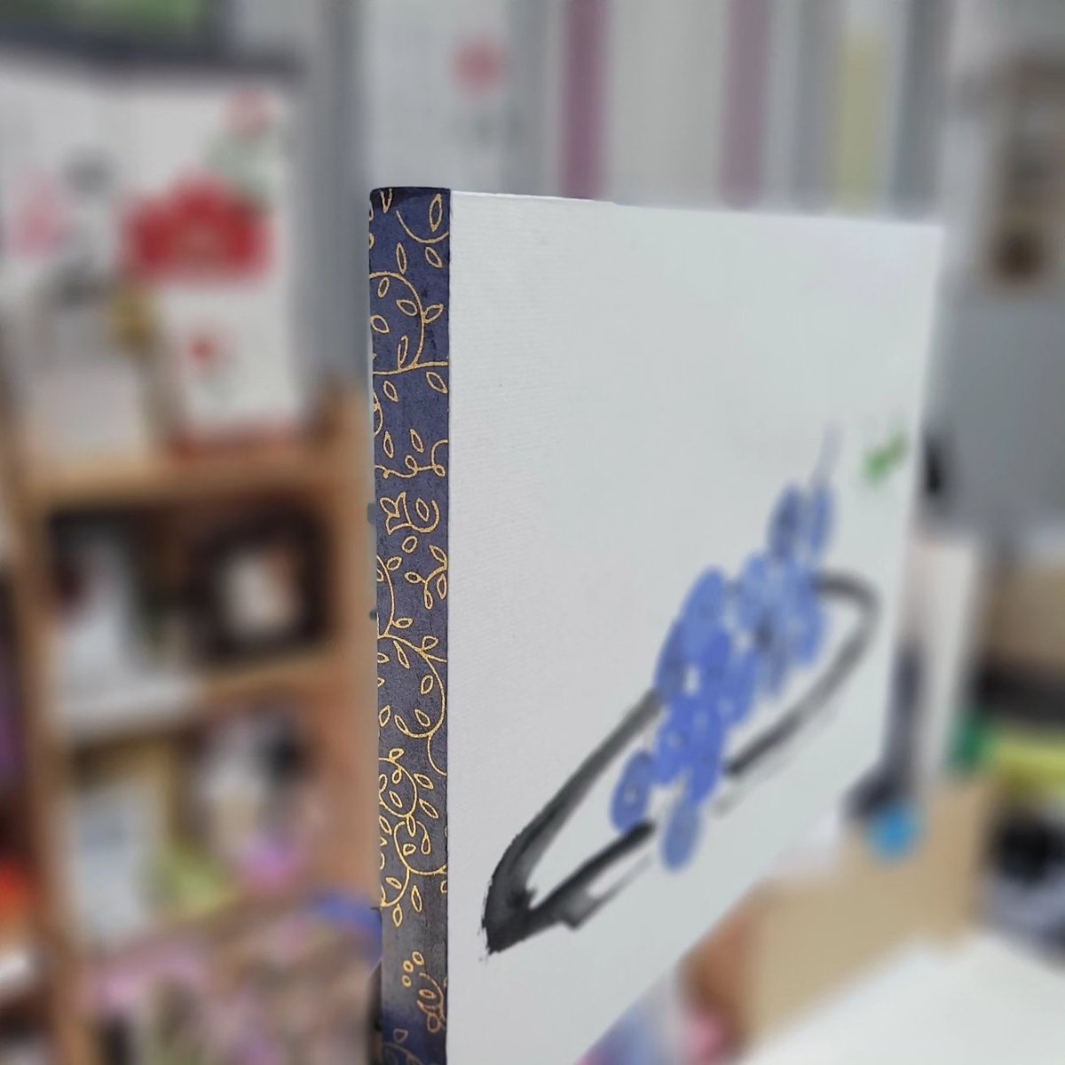 Deokcheon's tweet photo. #한지배접 #담쟁이그림
#포도 #메뚜기 #A4크기

#덕천의놀이터 #캘리작업실
#덕천의감성수묵캘리
#붓으로담은우리들의이야기_붓담
#덕천의마음이살아있는감성수묵캘리 https://t.co/OosDV6wXzL