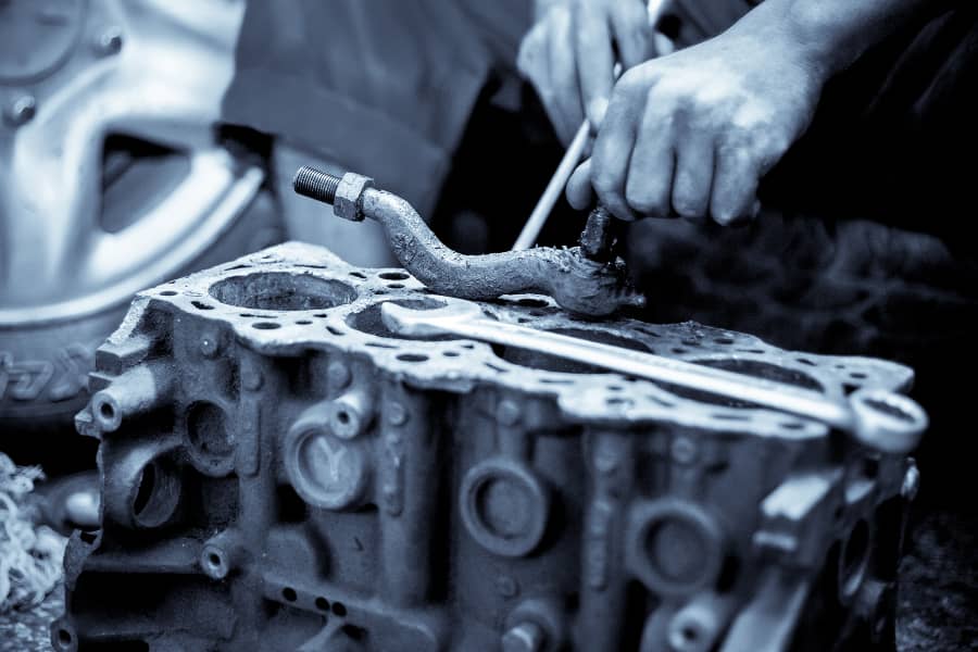 CapitalAutotune's tweet image. Is your engine not performing at its best? Don&apos;t worry ☹Our expert technicians are here to help! 
 Let us get you back on the road with confidence.Visit  us today to schedule your appointment &amp;amp; experience the difference!🔧⚙️ #EngineService #Mondaymotivation #autoservice