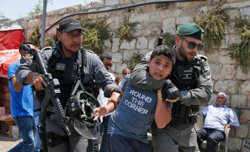 Convertialislam's tweet photo. En juillet, l’#ONU 🇺🇳 estimait à 5 000 « détenus palestiniens » en #Israel dont 160 enfants et 1100 personnes en « détention administrative », donc sans charge pour une durée indéterminée.

Du coup, la dénomination d’#otage est réservée aux israéliens ?

#Palestine 
#Gaza
#AlAqsa https://t.co/V739jKfABJ