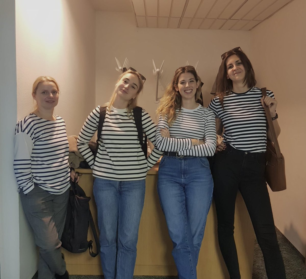 We showed up to our morning meeting at Motol hospital like this. We definitely did not planed it in advance. I think we are ready for the week at lab 46 😂