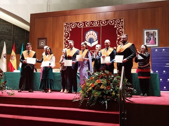 IngForestal50's tweet photo. La Escuela Superior de Ingeniería Agronómica y de Montes de Córdoba ha entregado este viernes la certificación académica a los nuevos egresados del Grado en Ingeniería Forestal. Nuestro Colegio ha estado presente en este Acto Académico Conmemorativo de la festividad de San Francisco de Asís celebrado en el Salón de Actos Juan XXIII del Campus de Rabanales, que además ha contado con la presencia del director de la Escuela Técnica Superior de Ingeniería de Montes de Madrid, D. Luis García Esteban, que pronunció la ponencia “Madera, bosques e Ingeniería de Montes”.