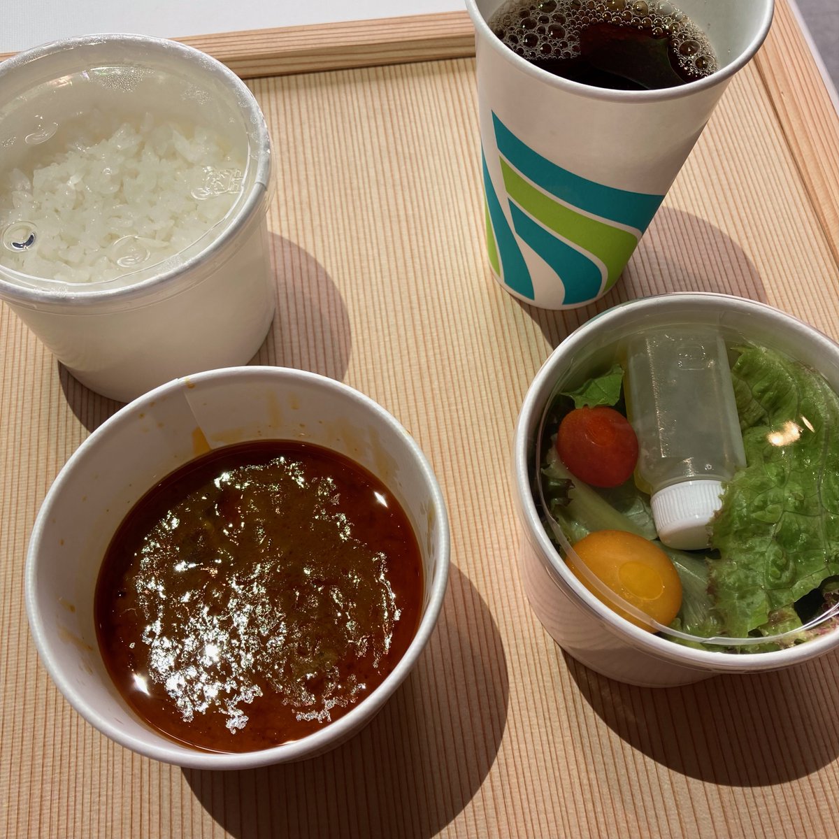 tokyo_mono1964's tweet photo. 天空橋駅を出てすぐのHICityにあ��「AI_SCAPE」というレストランでカレーを頂きました!
このレストランではなんと!コックもウェイターも全てがロボットです😲こちらはお食事をすることで未来の技術革新に投資することができる、ロボティクスを活用した実証実験の場となっています。
#AI_SCAPE https://t.co/RTTByoNIb0