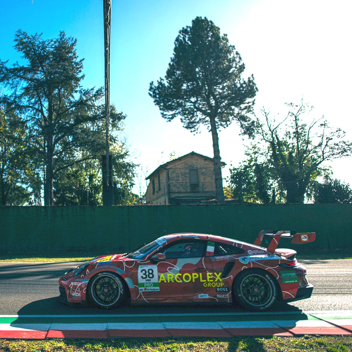 #PorscheMobil1Supercup – Two full #Supercup podiums at @CarreraCupItalia finale <a href="/autodromoimola/">Autodromo di Imola</a>: @MarvinKlein21 (📸left) won race 1 from Larry ten Voorde and Gianmarco Quaresmini. Race 2 went to <a href="/SimoneIaquinta/">Simone Iaquinta</a> (📸right) followed by @MarvinKlein21 and Larry ten Voorde

1/2