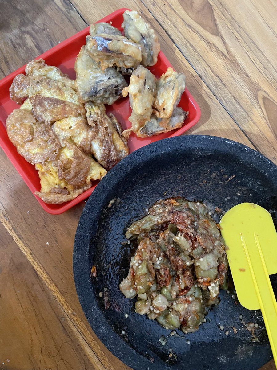 evaggline's tweet photo. tambah nasi panas https://t.co/GUDrezJQ6G