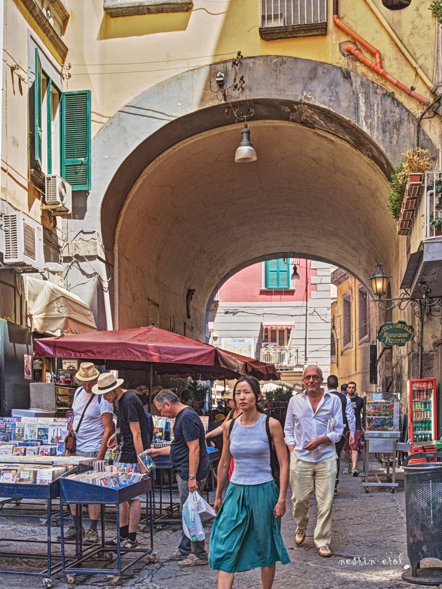 #napoliitaly #napolitana #naplesstreets #Naplesitaly #streetphotographers #phtography #landscapes #photographer