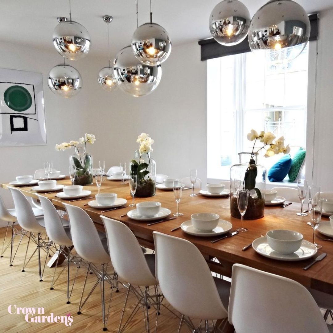 Are you in search of the perfect property for your family this Christmas? Look no further - our spacious haven sleeps up to 16! 🎄🏡 ✨ #BrightonLiving #NightlifeBuzz #YourBrightonEscape #Brighton #ChristmasHoliday #FamilyChristmas #Airbnb