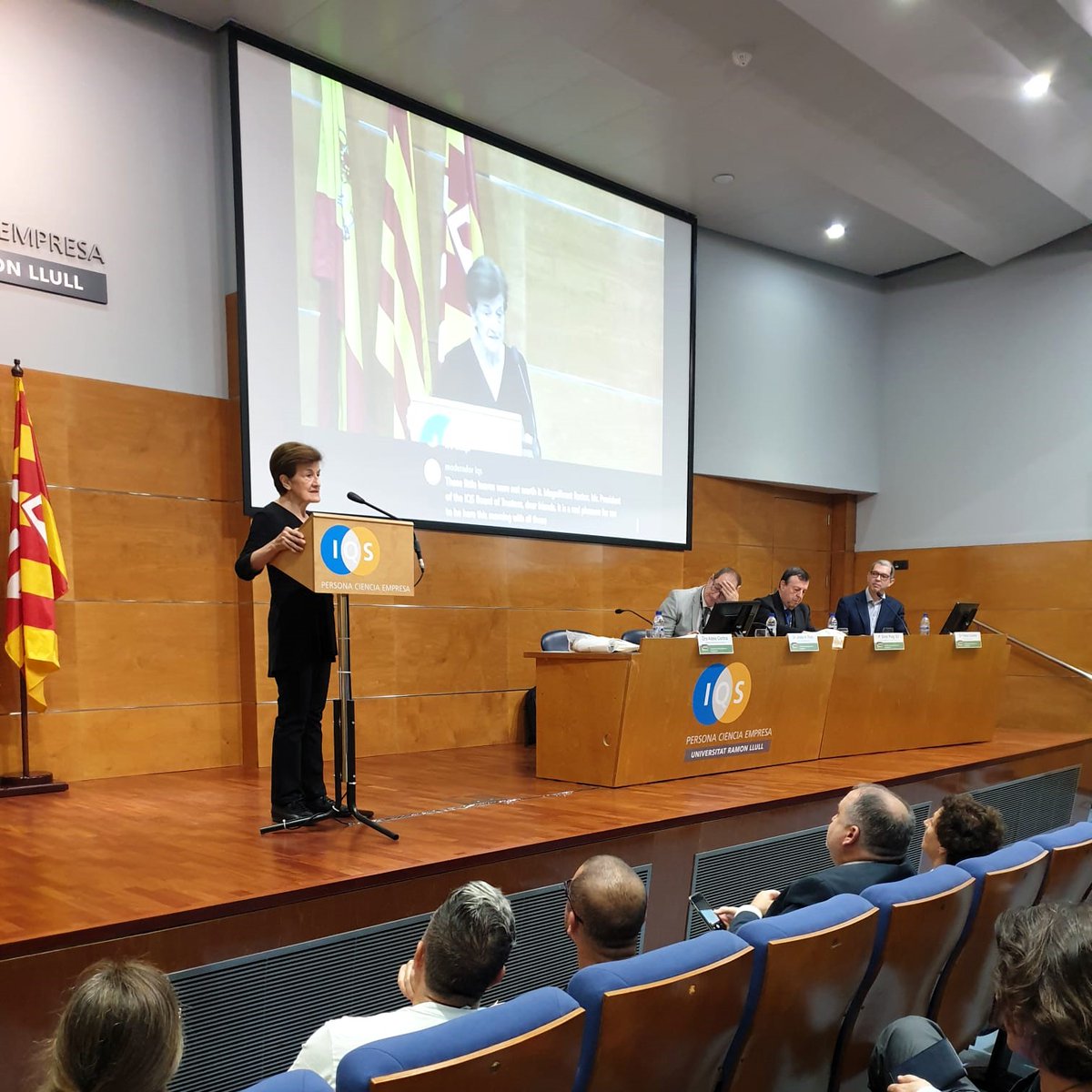 .<a href="/ACortinaPantion/">Adela Cortina</a>: “La #aporofobia no es el rechazo a la pobreza, sino a la propia persona pobre por pertenecer a un colectivo desfavorecido. Las personas tienen nombre y apellidos”. Jornada sobre l'#aporofobia a l'<a href="/IQSbarcelona/">IQS Barcelona</a>