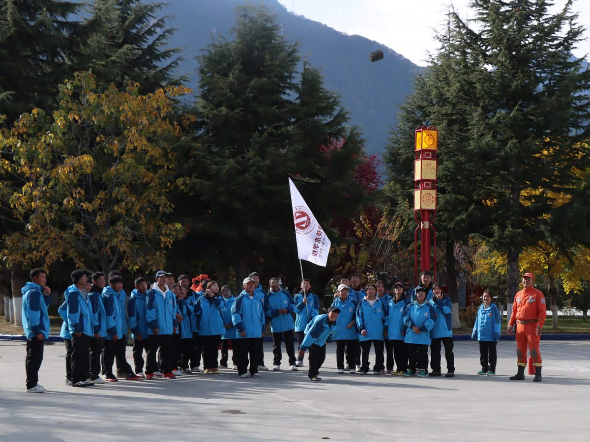 TibetNews11's tweet image. #cerimonia #pubblica per le #forze di #intervento di #Nyingchi