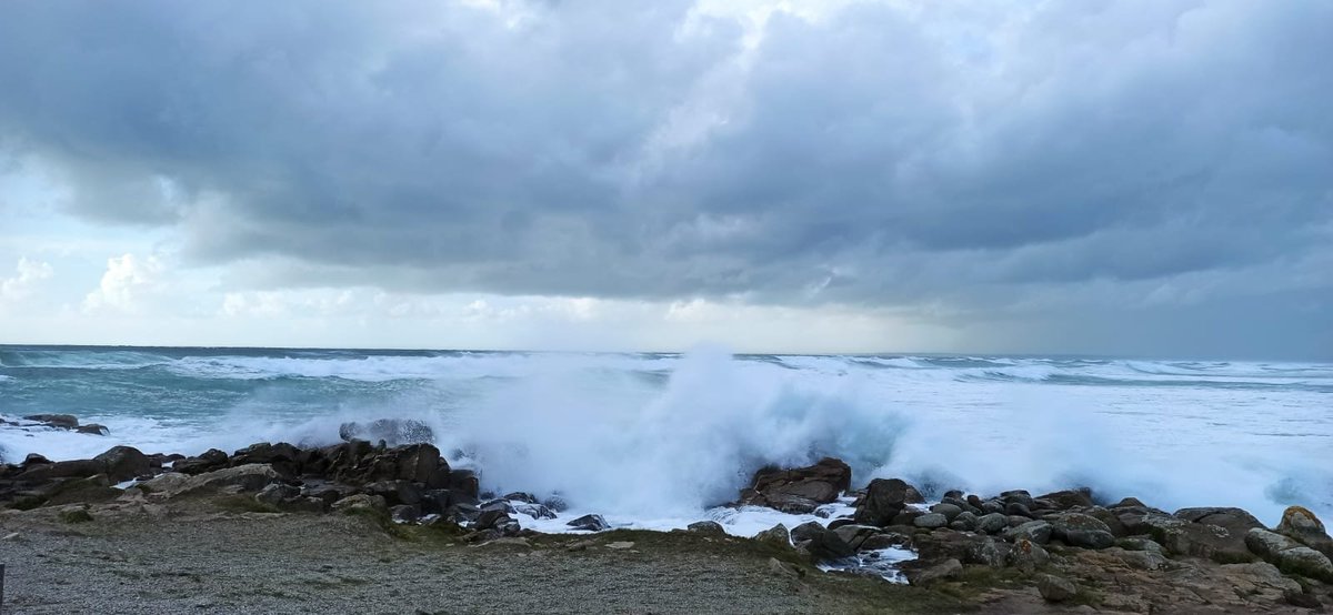 pointe2penmarch's tweet photo. Grandes marées à la pointe de la torche 🌊
#Pennarbed #Finistere #grandesmarées https://t.co/pwrwZBg49B