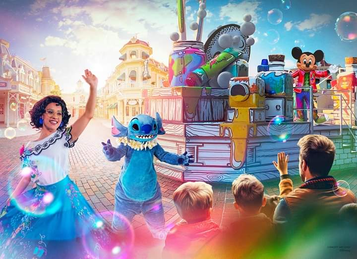 Novità! Disney Symphony of Colours continua a svelare la sua Magia. Dopol'anteprima  notturna con i droni, ecco la novità da scoprire dal 10 Febbraio: uno spettacolo diurno inedito, ricco di canzoni, balli e storie interpretati dai Personaggi Disney e Pixar più amati.