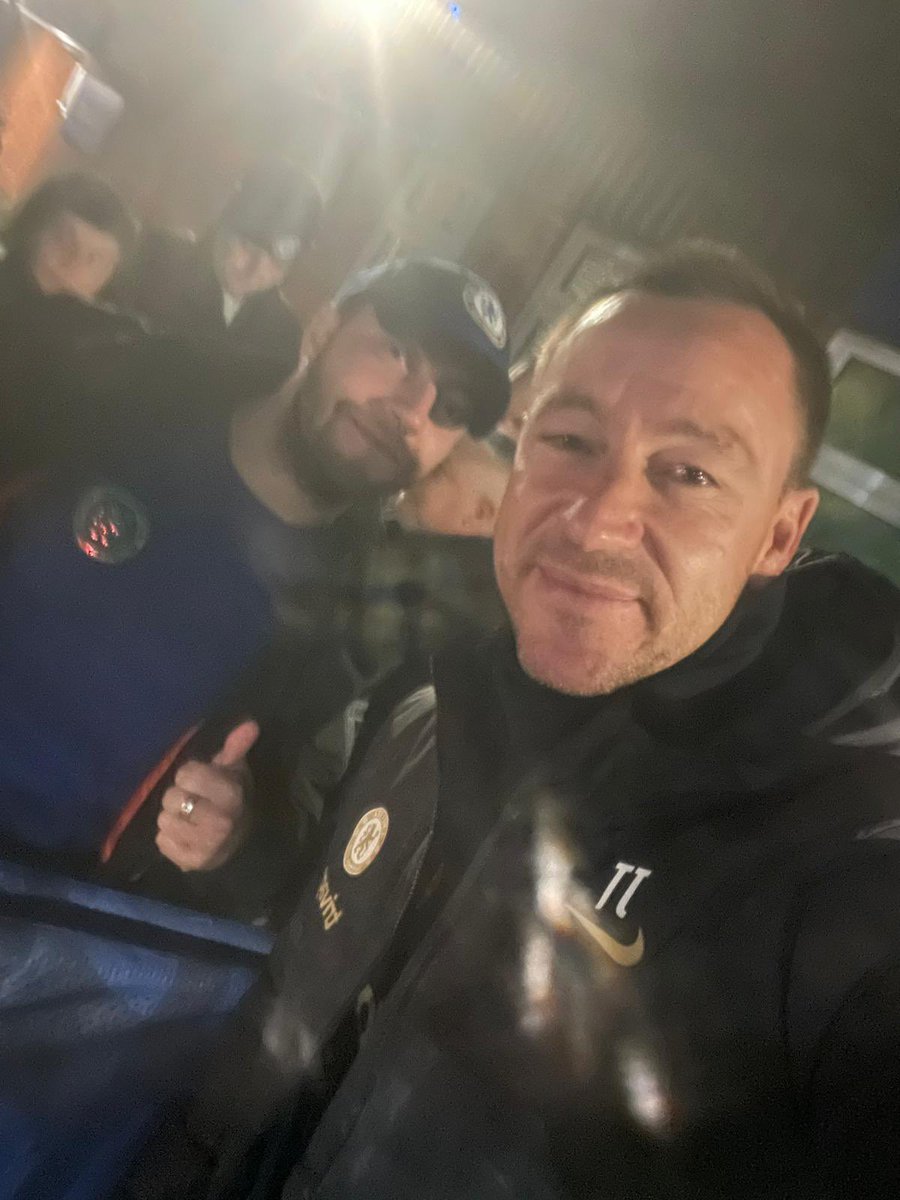 A group of our students attended Chelsea Men’s U21s game against Leicester City at Kingsmeadow on Friday night - and a few of them bumped into @ChelseaFC legend John Terry 🔵 #chelseafc @JohnTerry26