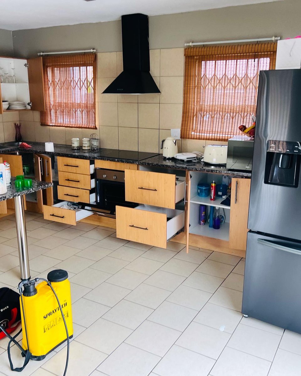 StepinPest's tweet photo. Cockroaches Treatment 🪳🪳🪳 
#stepin 💚💛💜 #fumigation #pestcontrol #JobSeekersSA 
Public Holiday Pretoria Soweto Zuma Dr Matthew ARVs Sundowns Helen Joseph Hospital Takealot Prince Kaybee Siya #AskAMan #Springboks Loadshedding Ramaphosa Maseko Young Stubbs #SpringboksRWC https://t.co/pTPWLrQyF7