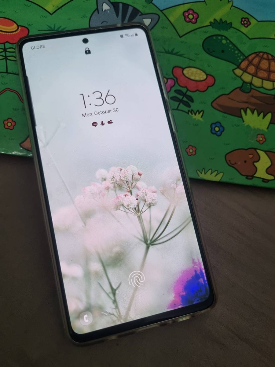 My phone is dying 😥 it's starting to spread